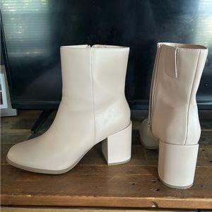 Beige boots